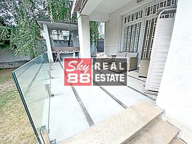 Izdavanje, kuća, 625m², Savski Venac, Beograd
