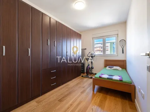 Rent, two bedroom apartment, 68m², City Kvart, Podgorica - image 12