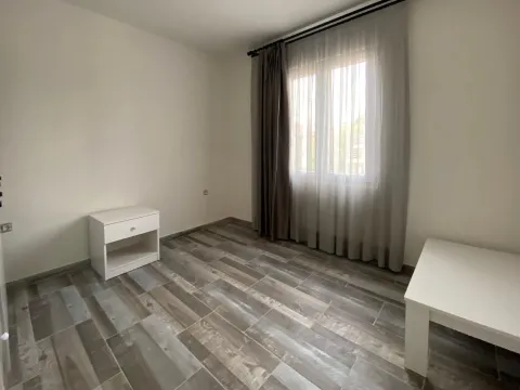 Izdavanje, dvosoban stan, 60m², Radovići, Tivat - image 6