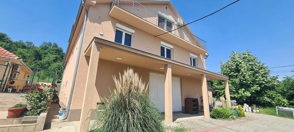 Izdavanje, poslovni prostor, 150m², Novi Beograd Sve Podlokacije, Beograd