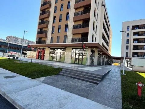 Izdavanje, jednosoban stan, 47m², City Kvart, Podgorica - image 15
