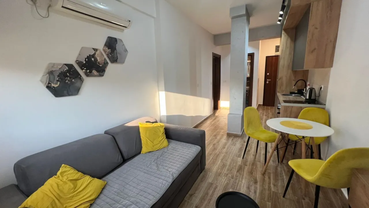 Izdavanje, jednosoban stan, 28m², Budva, Crna Gora