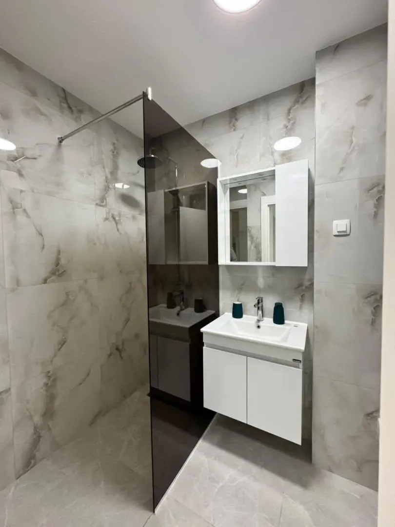 Izdavanje, jednosoban stan, 55m², Rozino, Budva