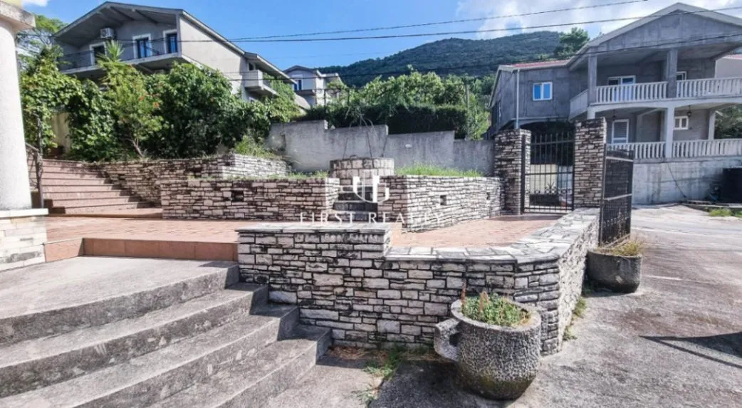 Prodaja, kuća, 637m², Kavač, Kotor