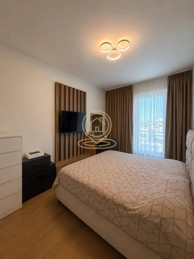 Izdavanje, trosoban stan, 88m², Savski Venac, Beograd