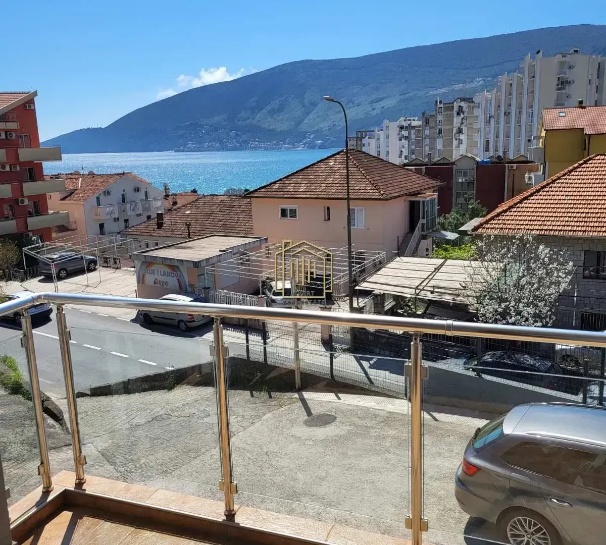 Izdavanje, dvosoban stan, 71m², Igalo, Herceg Novi