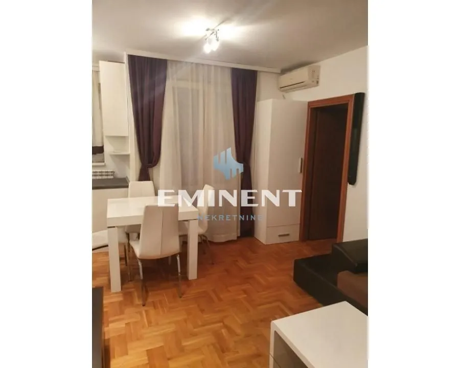 Rent, two bedroom apartment, 40m², Crveni Krst, Beograd