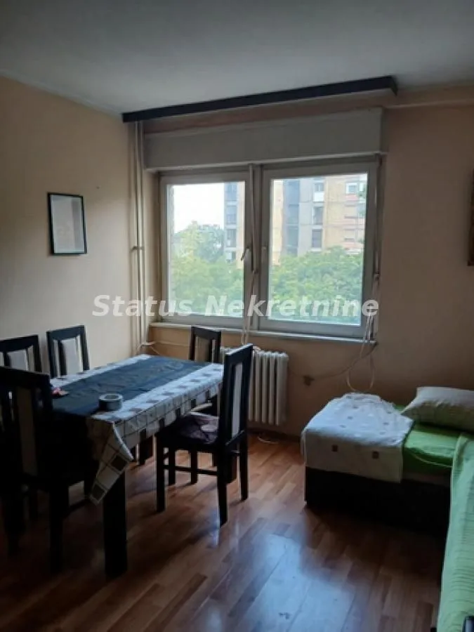 Izdavanje, trosoban stan, 60m², Banatić, Novi Sad Sve Podlokacije