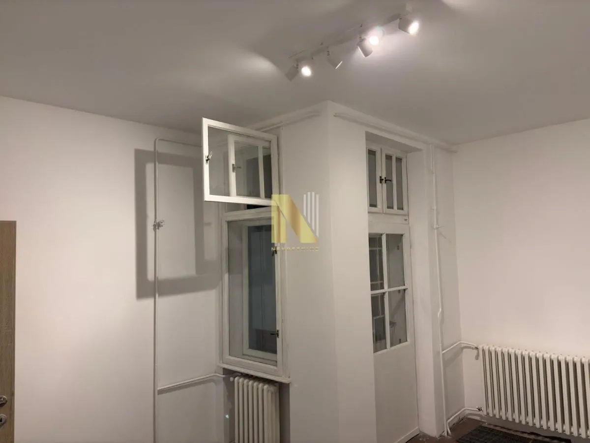 Izdavanje, poslovni prostor, 65m², Centar, Novi Sad