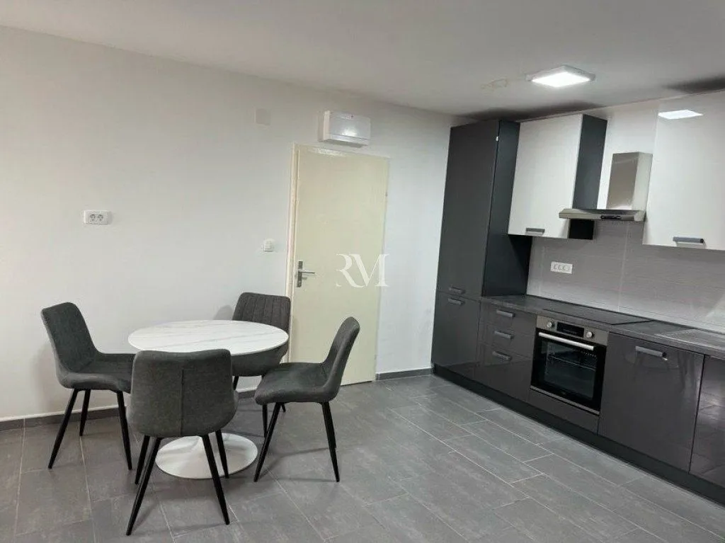 Rent, studio apartment, 31m², Risan, Kotor
