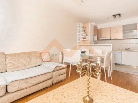 Izdavanje, dvosoban stan, 63m², City Kvart, Podgorica - image 2