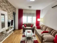 Izdavanje, dvosoban stan, 80m², Vezirov Most, Podgorica - image 1