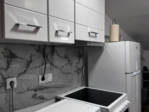 Izdavanje, jednosoban stan, 45m², Kavač, Kotor - image 11