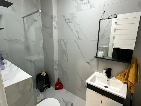 Izdavanje, trosoban stan, 75m², City Kvart, Podgorica - image 10