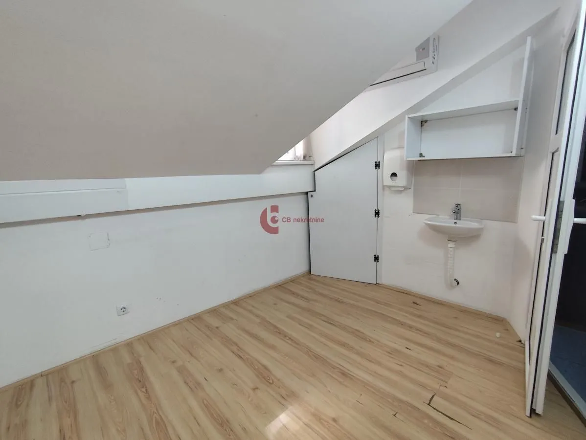 Rent, office space, 320m², Centar, Subotica