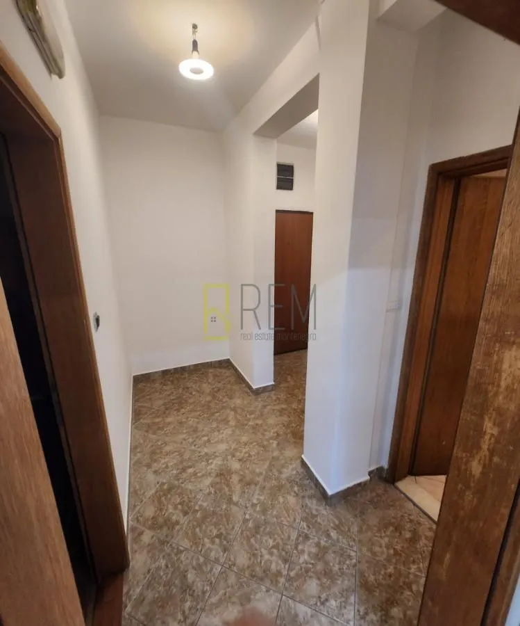 Rent, office space, 51m², Momišići, Podgorica