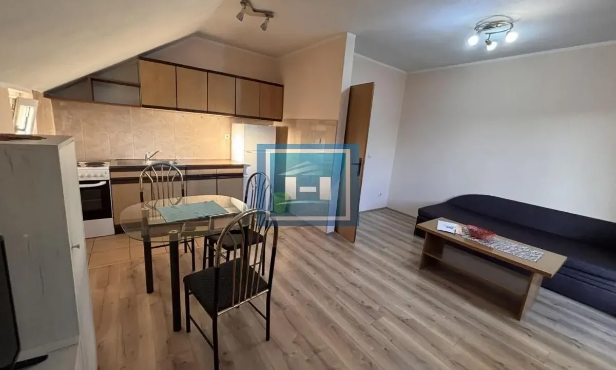 Izdavanje, dvosoban stan, 85m², Centar, Jagodina