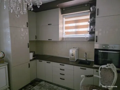 Prodaja, kuća, 150m², Zemun Save Kovačevića, Zemun Sve Podlokacije - image 13