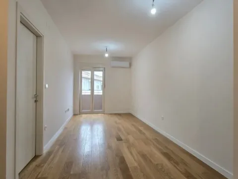 Sale, one bedroom apartment, 40m², Central Point, Podgorica - image 6