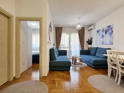 Izdavanje, jednosoban stan, 46m², Budva, Crna Gora