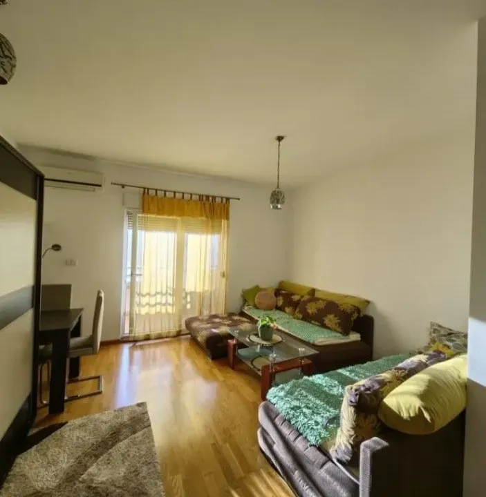 Izdavanje, garsonjera, 38m², City Kvart, Podgorica