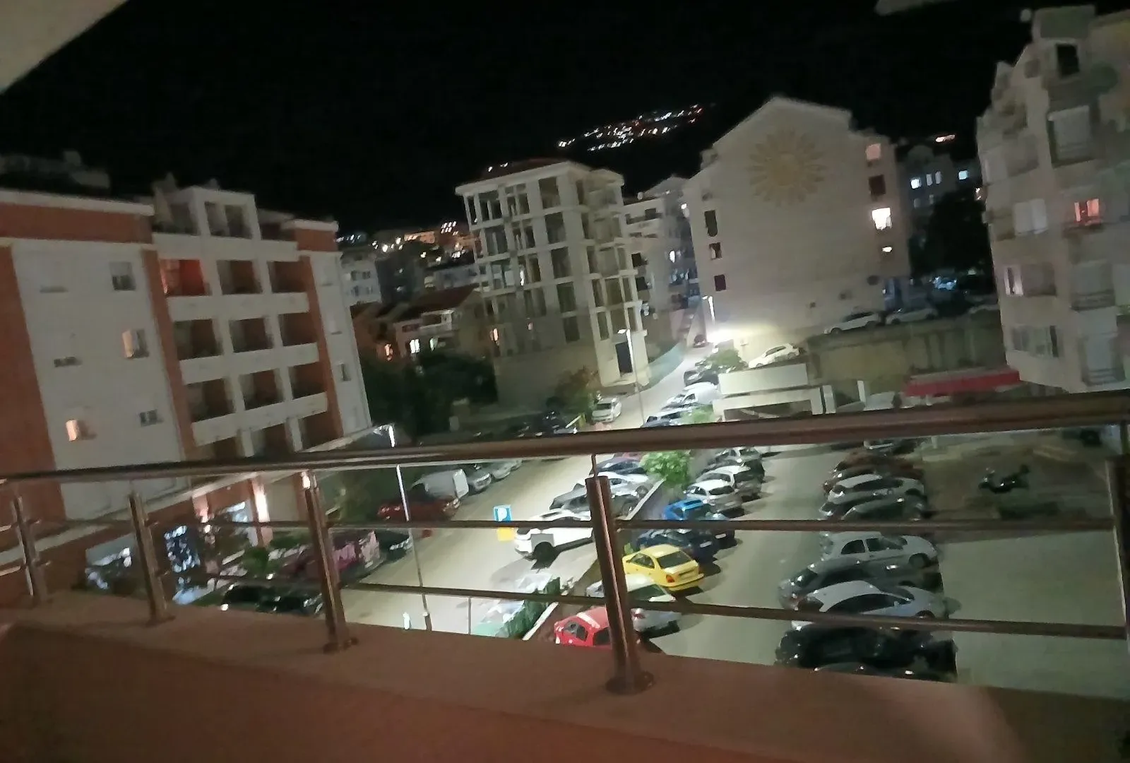 Prodaja, dvosoban stan, 81m², Lazi, Budva