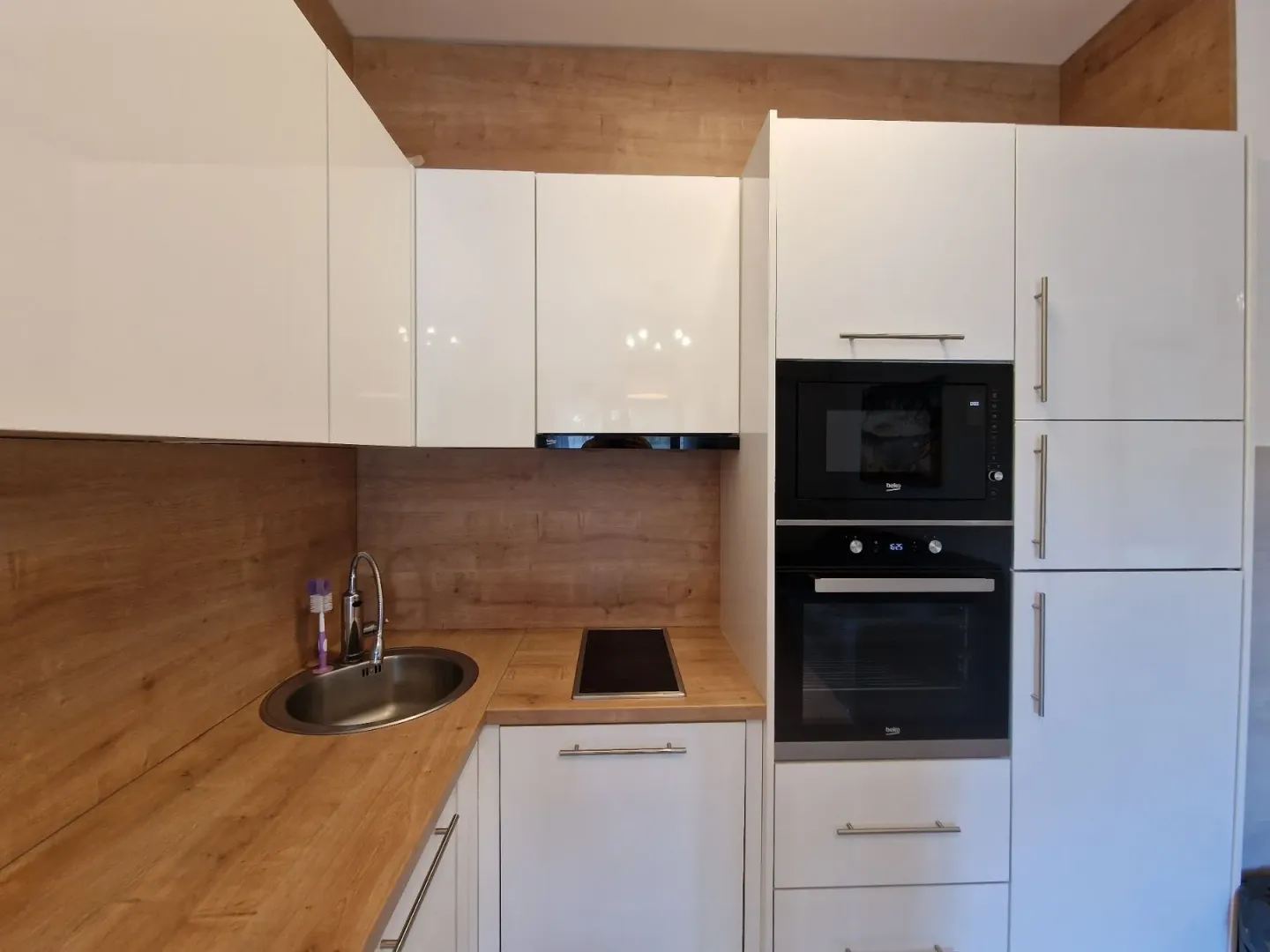 Izdavanje, jednosoban stan, 43m², Bečići, Budva