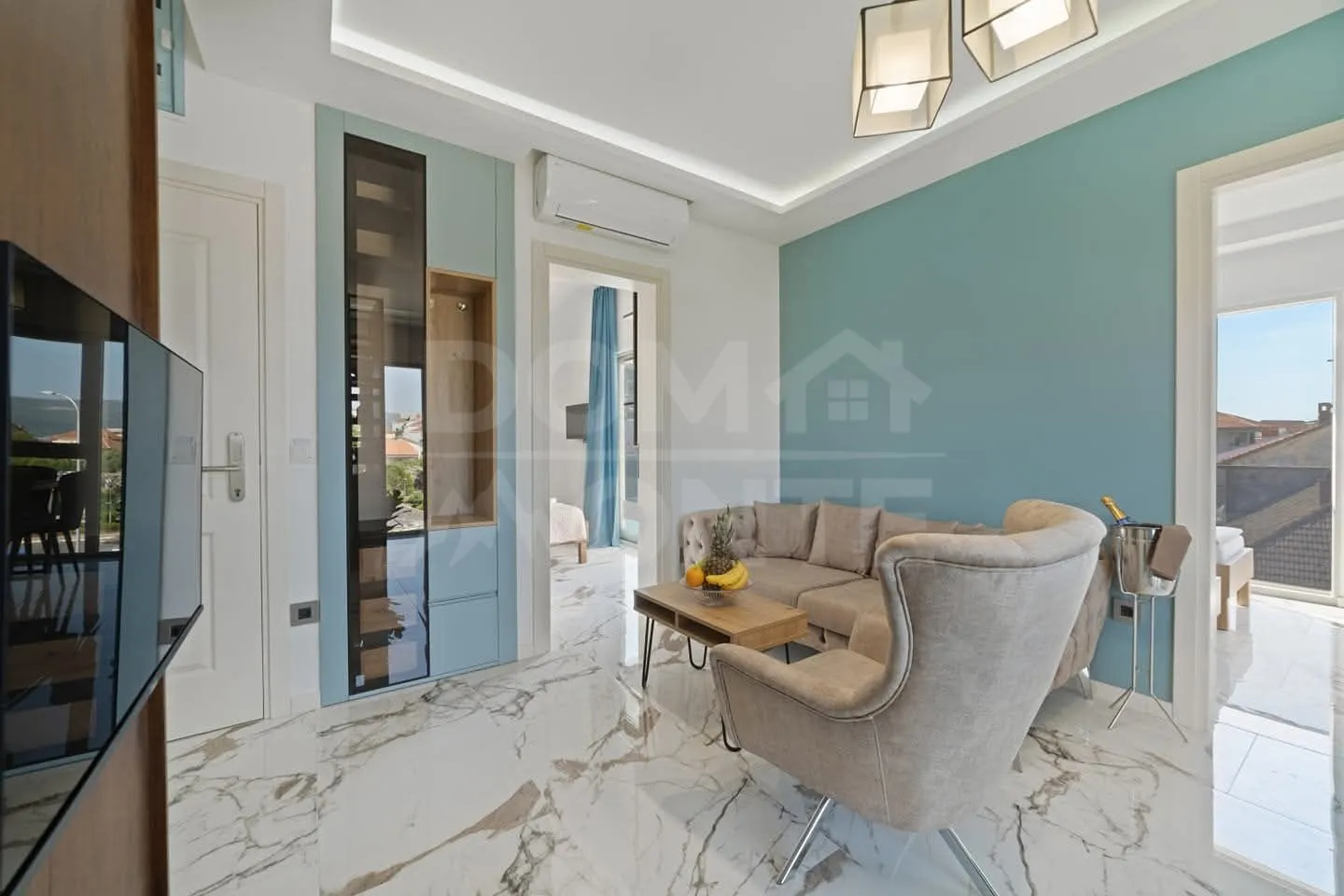 Izdavanje, dvosoban stan, 60m², Tivat, Crna Gora
