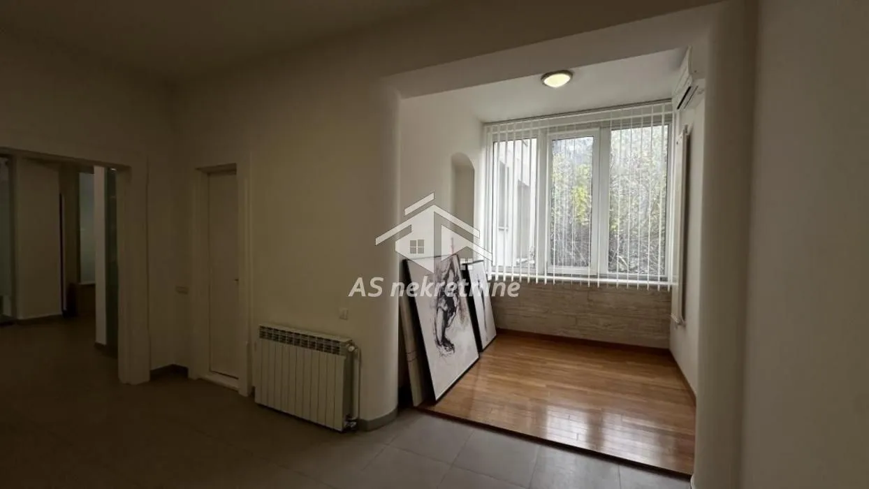 Rent, apartment, 223m², Kalenić Pijaca, Vračar Sve Podlokacije