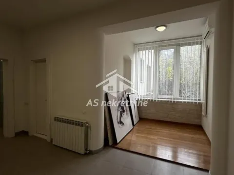 Izdavanje, stan, 223m², Kalenić Pijaca, Vračar Sve Podlokacije - image 29