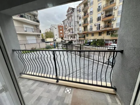 Izdavanje, dvosoban stan, 56m², Stara Varoš, Podgorica - image 7