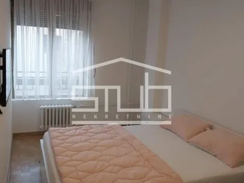 Izdavanje, trosoban stan, 85m², Vračar Centar, Vračar Sve Podlokacije - image 4