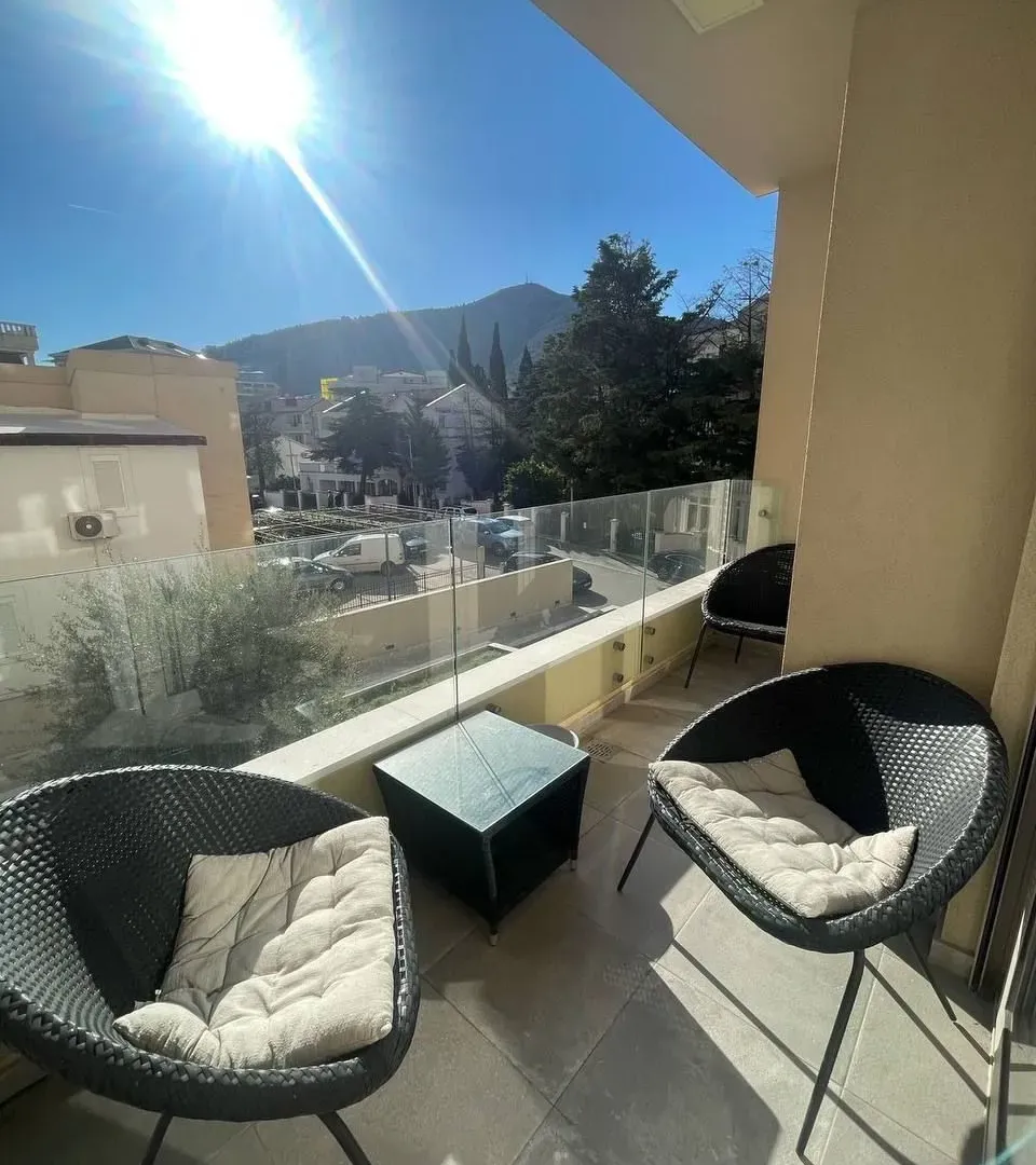 Rent, one bedroom apartment, 47m², Budva okolina, Budva