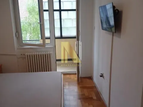 Izdavanje, trosoban stan, 82m², Centar, Novi Sad - image 9