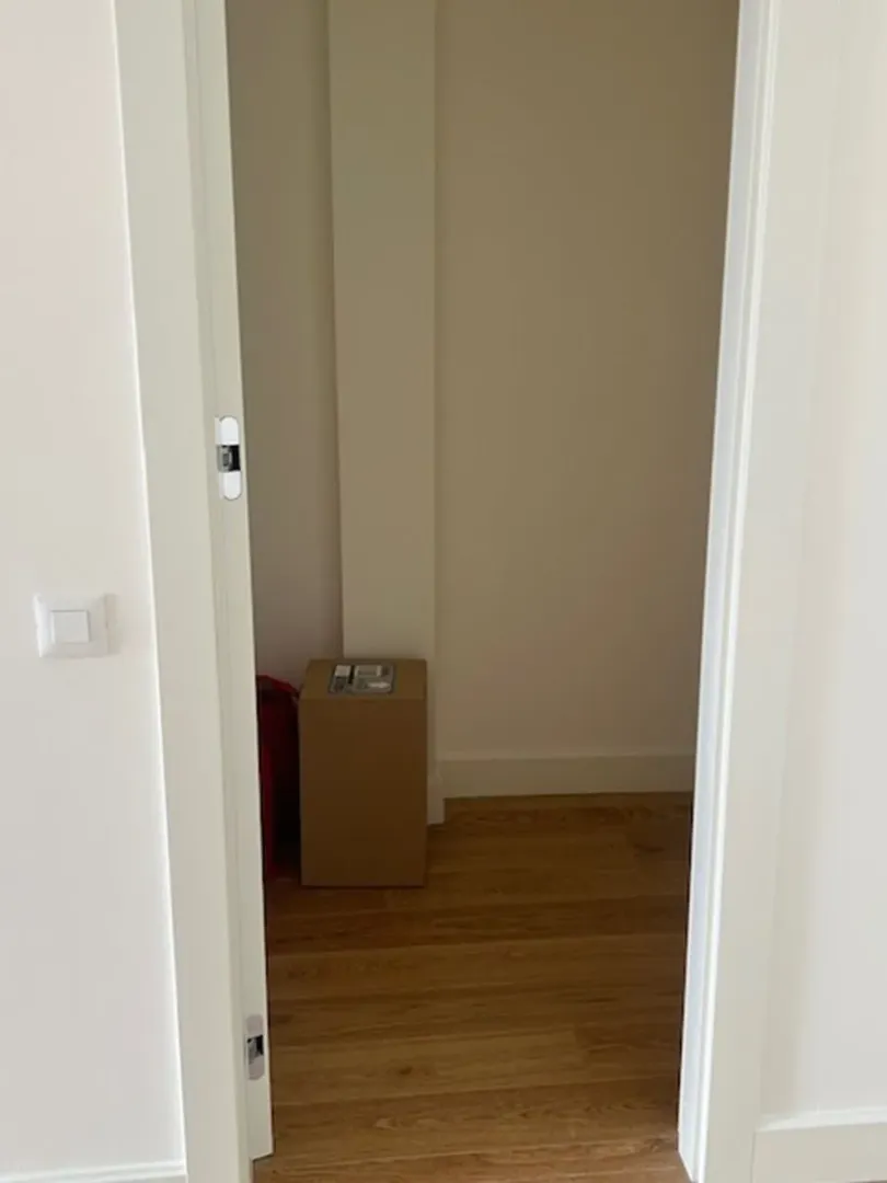 Izdavanje, četvorosoban stan, 120m², Novi Beograd Blok 64, Novi Beograd Sve Podlokacije
