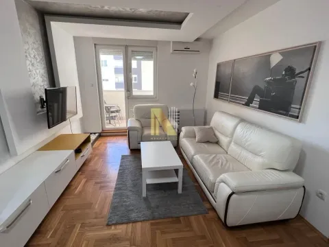 Izdavanje, dvosoban stan, 44m², Bulevar patrijarha Pavla, Novi Sad Sve Podlokacije - image 2