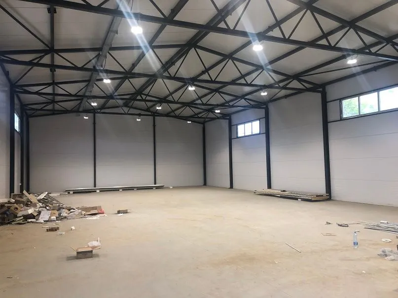 Izdavanje, poslovni prostor, 450m², Zrenjanin, Srbija