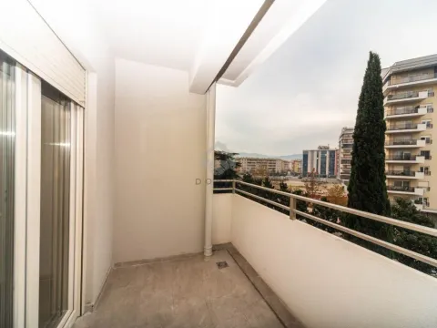 Izdavanje, poslovni prostor, 49m², Central Point, Podgorica - image 7