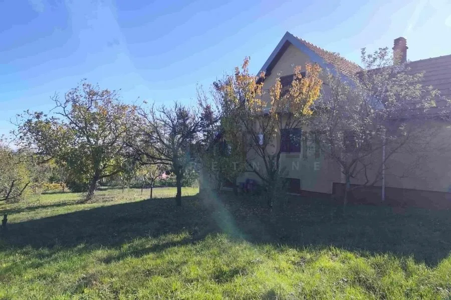 Prodaja, kuća, 220m², Voždovac Sve Podlokacije, Beograd