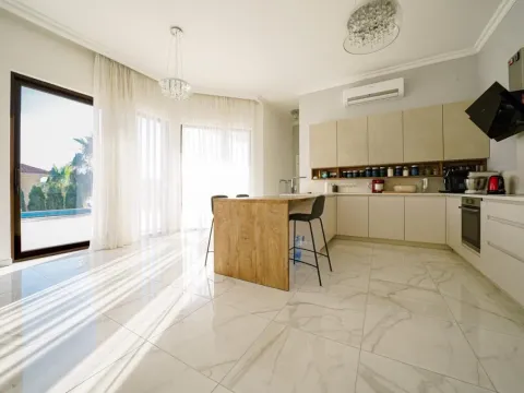 Prodaja, kuća, 285m², Tivat, Crna Gora - image 13