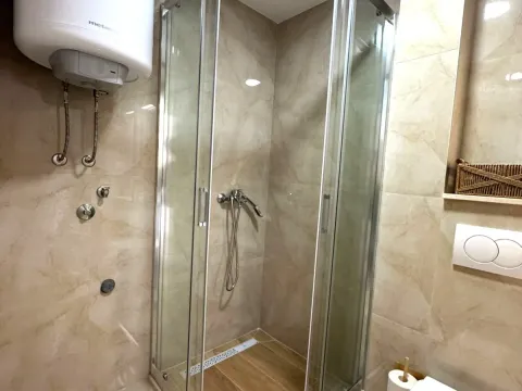 Prodaja, jednosoban stan, 46m², Centar, Bar - image 9