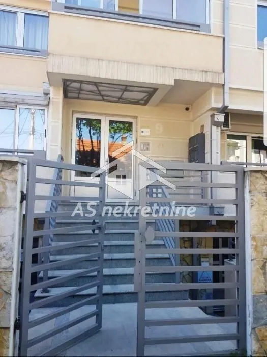 Izdavanje, trosoban stan, 75m², Fon (Fon - Bilećka), Voždovac Sve Podlokacije