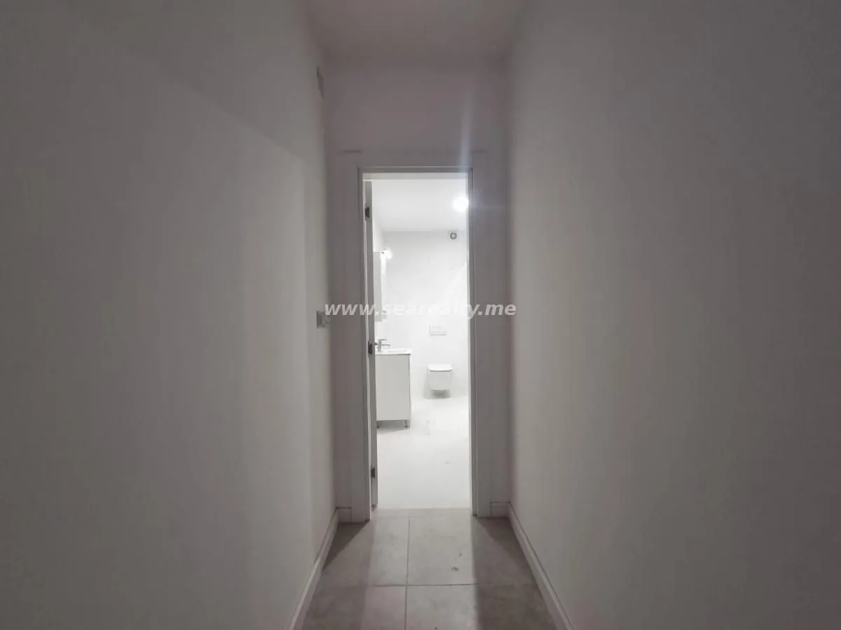 Prodaja, dvosoban stan, 68m², Tivat, Crna Gora
