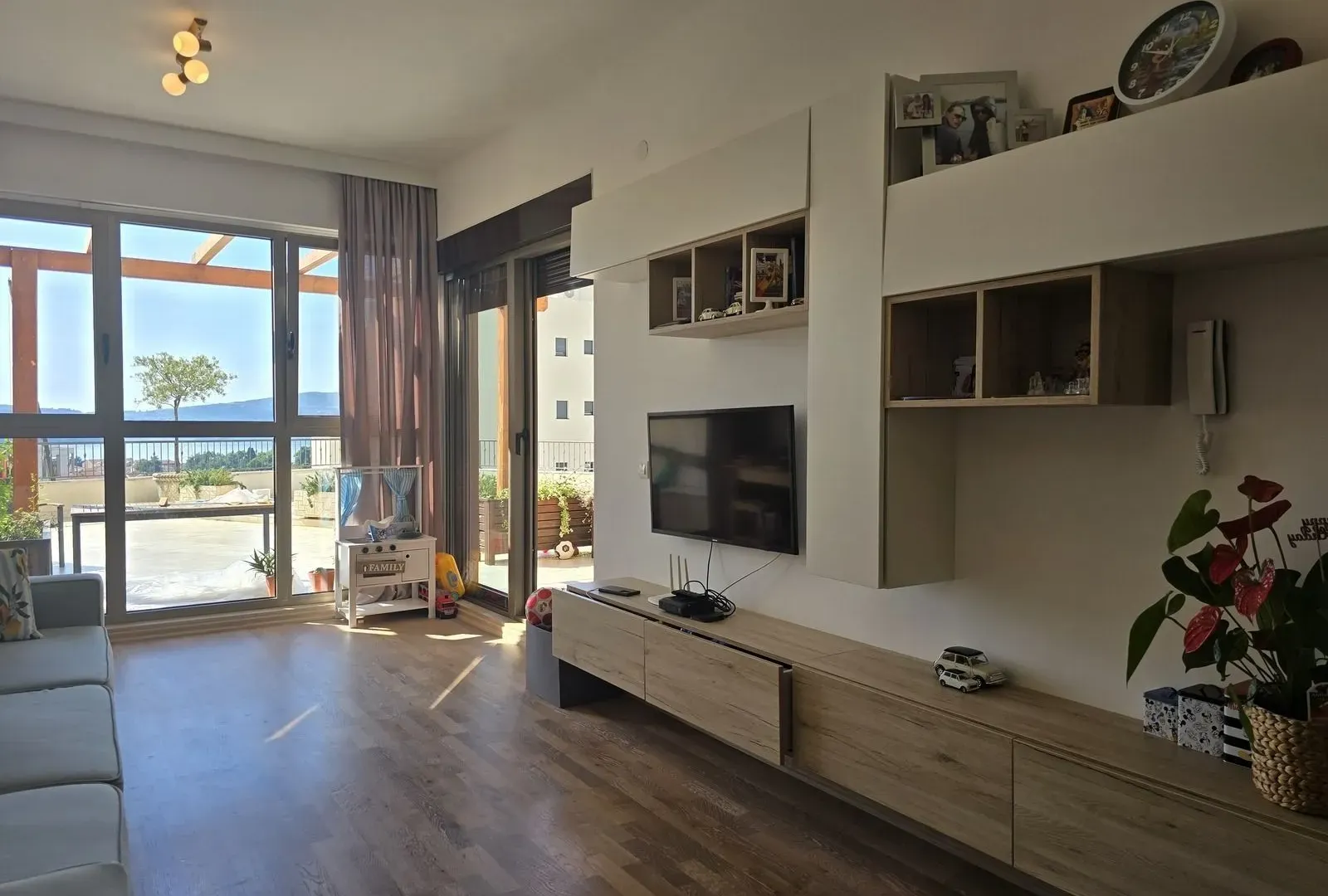 Prodaja, jednosoban stan, 59m², Tivat, Crna Gora