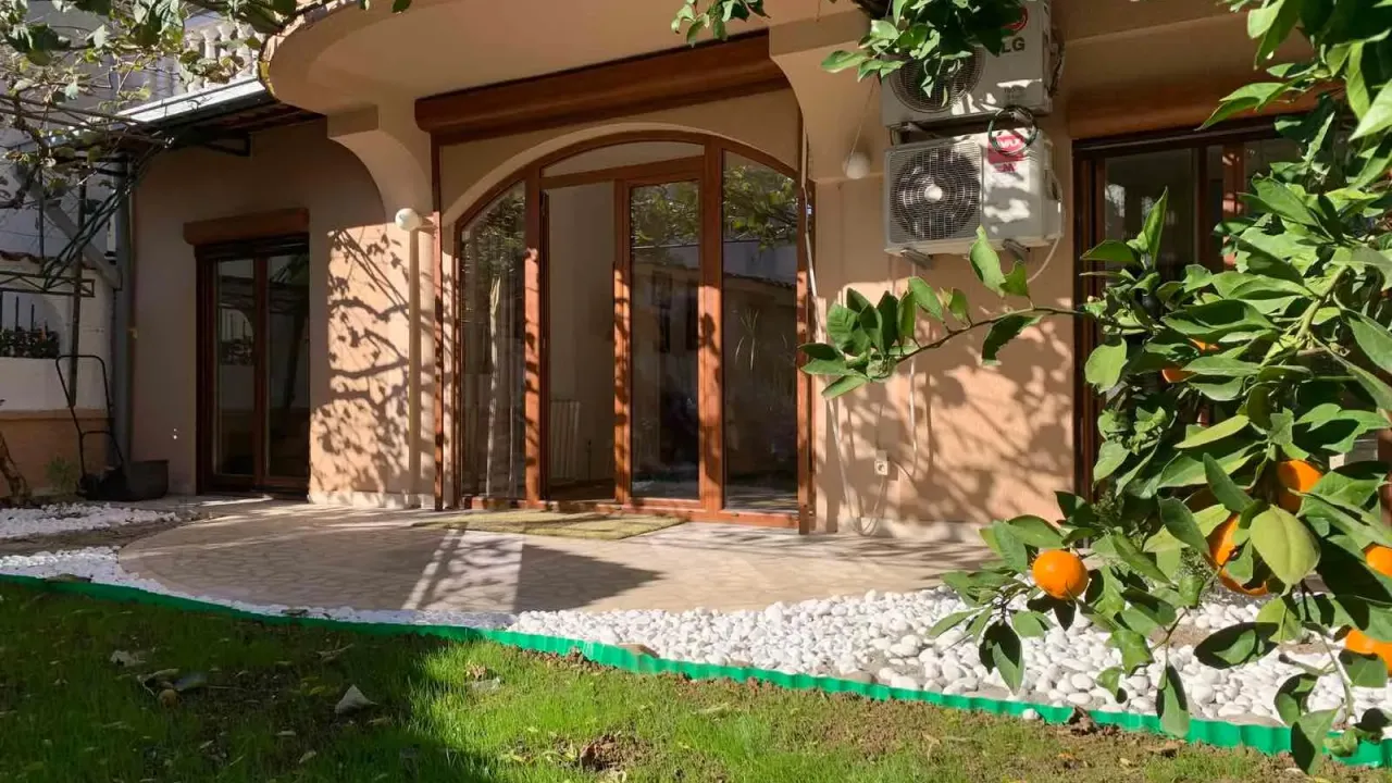 Izdavanje, kuća, 110m², Gorica C, Podgorica