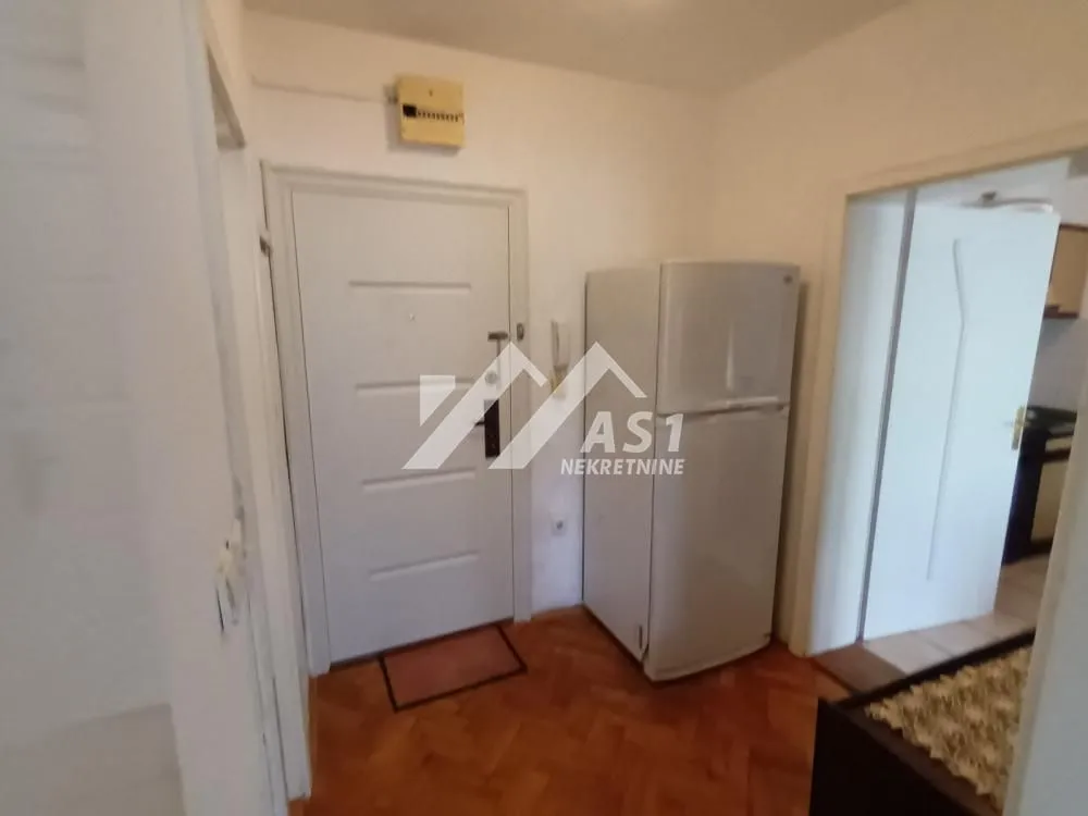 Izdavanje, dvosoban stan, 54m², Grbavica, Novi Sad Sve Podlokacije