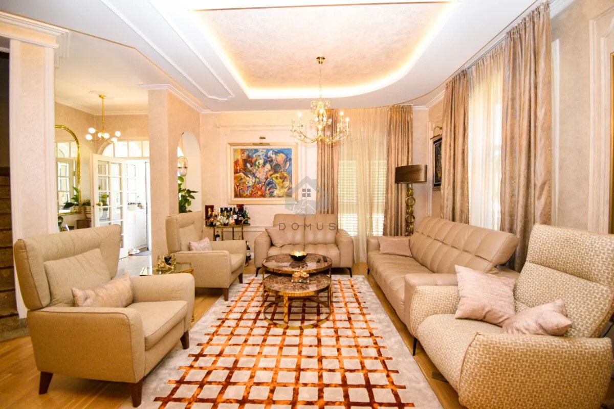 Rent, house, 300m², Zabjelo, Podgorica