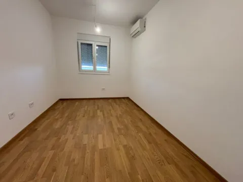 Prodaja, dvosoban stan, 66m², Stari Aerodrom, Podgorica - image 6
