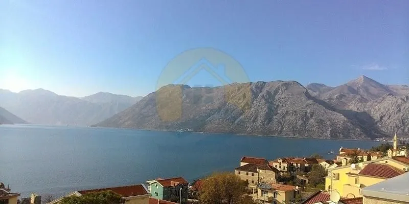 Sale, two bedroom apartment, 108m², Dobrota, Kotor