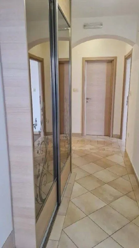 Izdavanje, jednosoban stan, 54m², Preko Morače, Podgorica